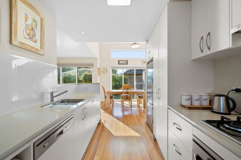 Photo - 2/3 Turner Avenue, Lara VIC 3212 - Image 7