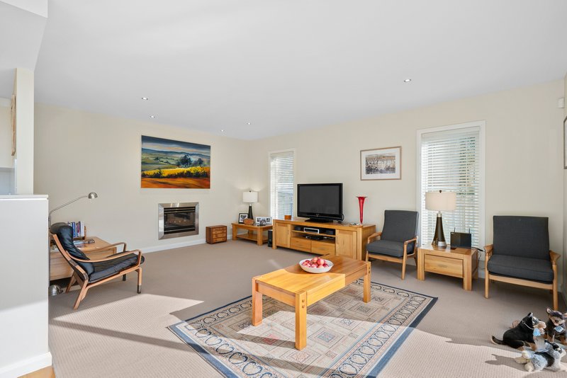 Photo - 2/3 Turner Avenue, Lara VIC 3212 - Image 9