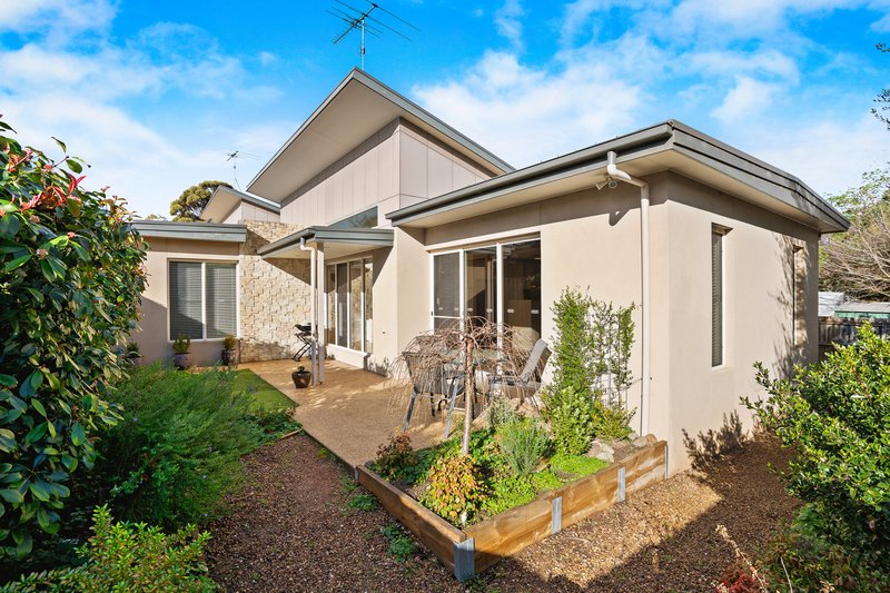 Photo - 2/3 Turner Avenue, Lara VIC 3212 - Image 16