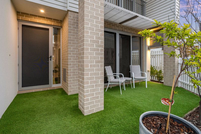 Photo - 23 Turquoise Boulevard, Treeby WA 6164 - Image 3