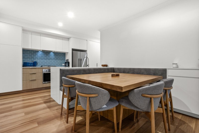 Photo - 23 Turquoise Boulevard, Treeby WA 6164 - Image 10