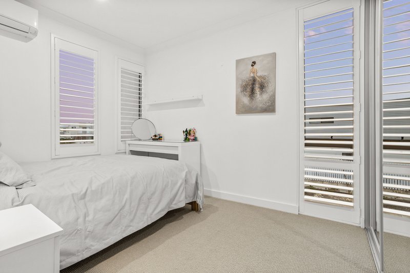 Photo - 23 Turquoise Boulevard, Treeby WA 6164 - Image 17