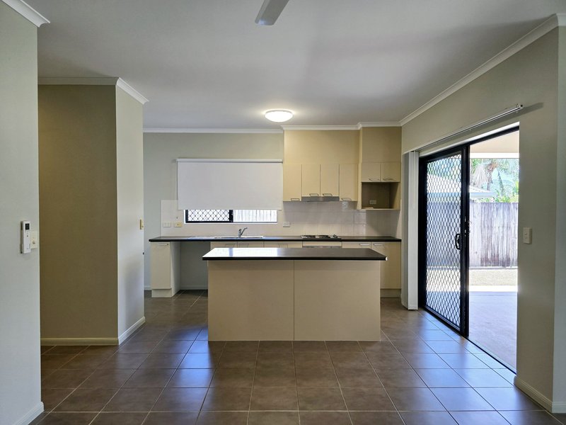 Photo - 23 Tyrconnell Street, Redlynch QLD 4870 - Image 3