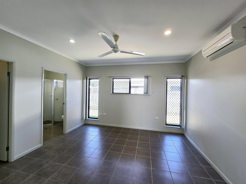 Photo - 23 Tyrconnell Street, Redlynch QLD 4870 - Image 7