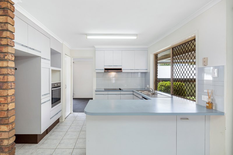 Photo - 23 Ustinov Crescent, Mcdowall QLD 4053 - Image 3