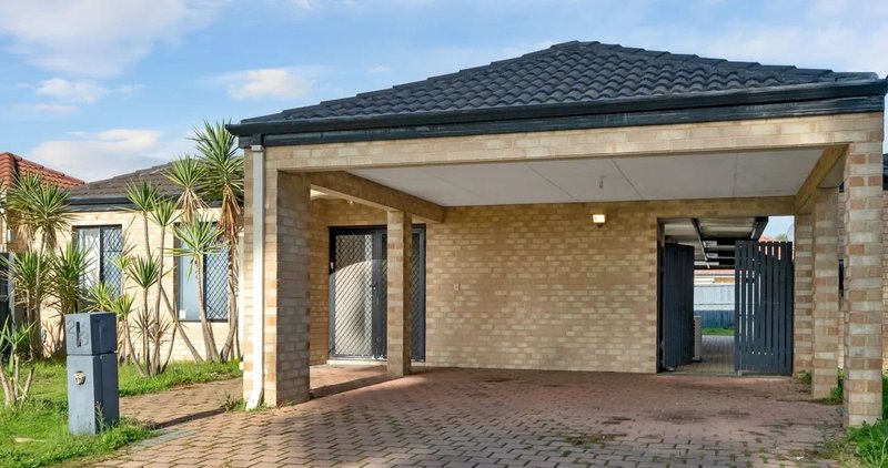 Photo - 23 Vaucluse Crescent, Ellenbrook WA 6069 - Image 2