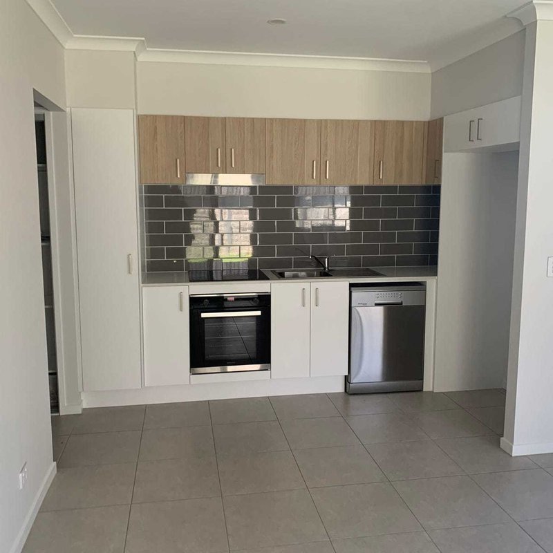 Photo - 2/3 Victory Drive, Griffin QLD 4503 - Image 2