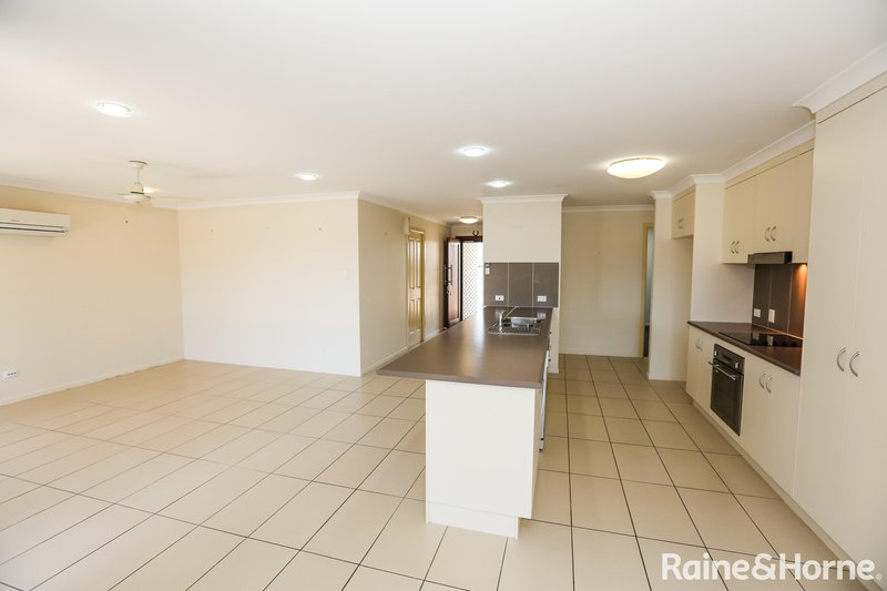 Photo - 23 View Point Way, New Auckland QLD 4680 - Image 3