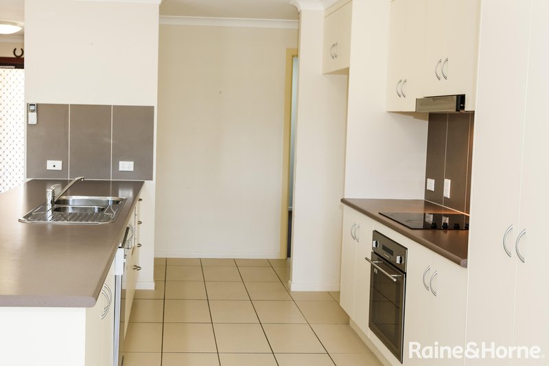 Photo - 23 View Point Way, New Auckland QLD 4680 - Image 4