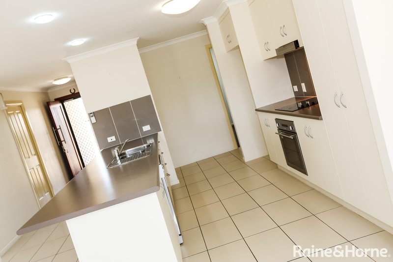 Photo - 23 View Point Way, New Auckland QLD 4680 - Image 6