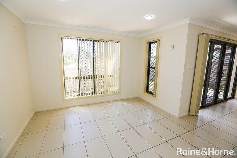 Photo - 23 View Point Way, New Auckland QLD 4680 - Image 9