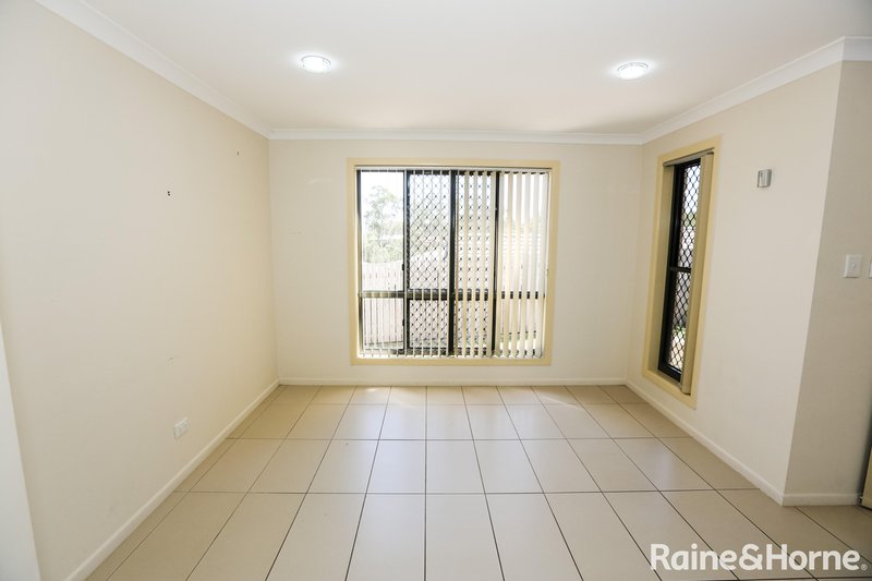 Photo - 23 View Point Way, New Auckland QLD 4680 - Image 10