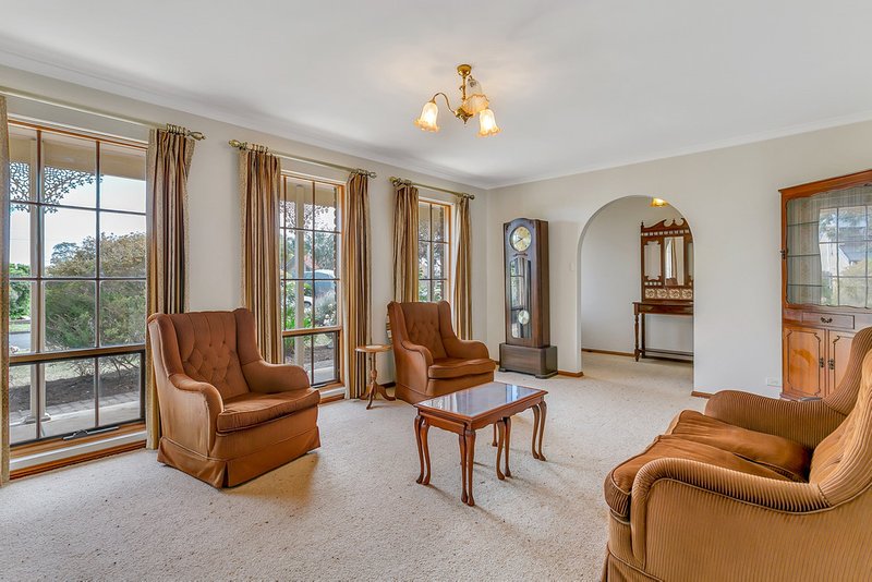 Photo - 23 Vincent Boulevard, Flagstaff Hill SA 5159 - Image 2