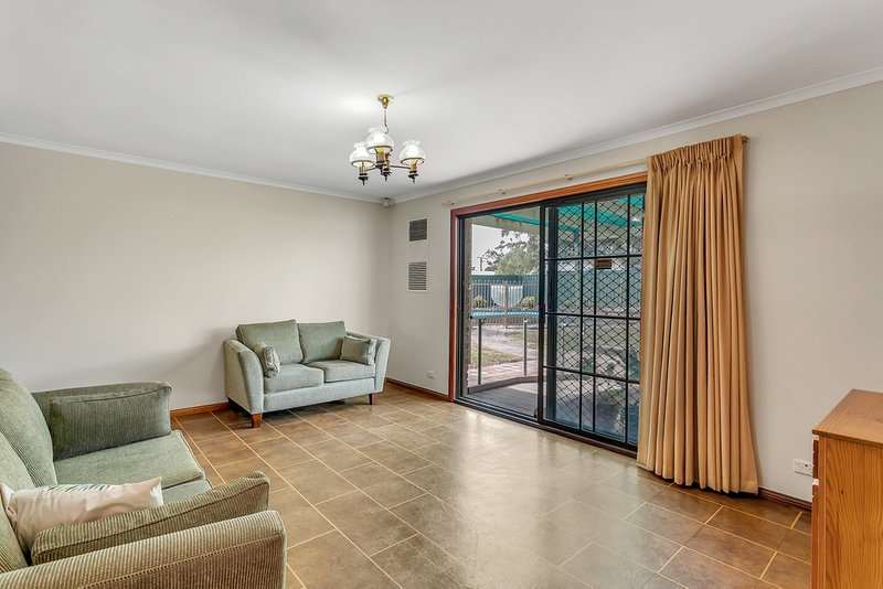 Photo - 23 Vincent Boulevard, Flagstaff Hill SA 5159 - Image 6