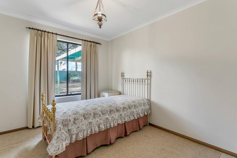 Photo - 23 Vincent Boulevard, Flagstaff Hill SA 5159 - Image 10