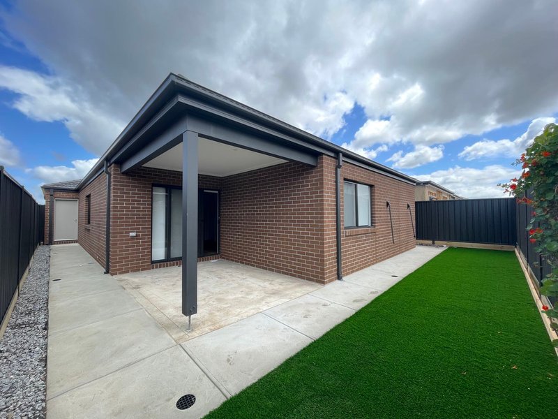 Photo - 23 Vogue Drive, Wyndham Vale VIC 3024 - Image 17