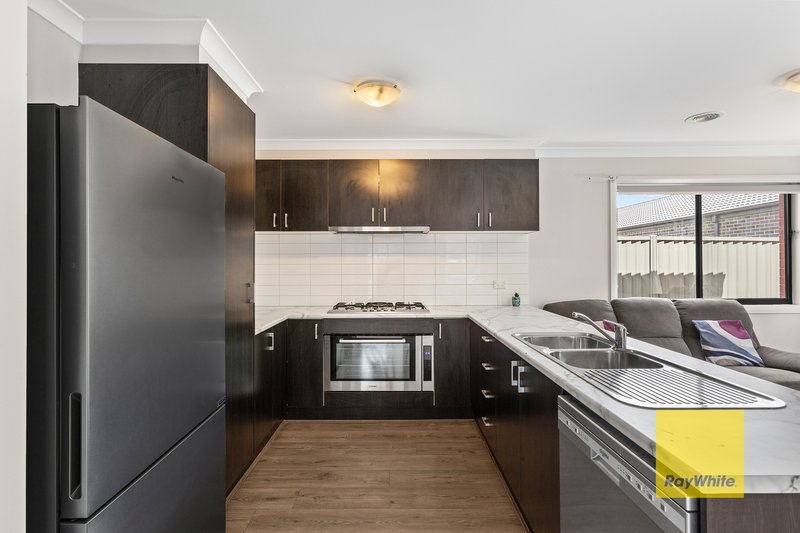 Photo - 23 Voyage Circuit, Corio VIC 3214 - Image 8