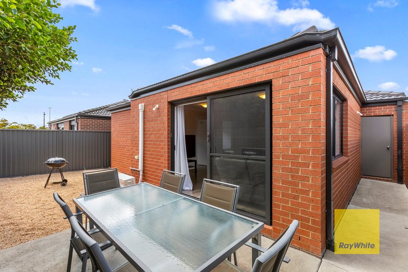 Photo - 23 Voyage Circuit, Corio VIC 3214 - Image 12