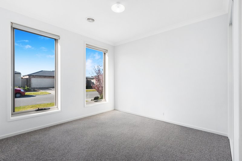 Photo - 23 Warbler Street, Pakenham VIC 3810 - Image 13