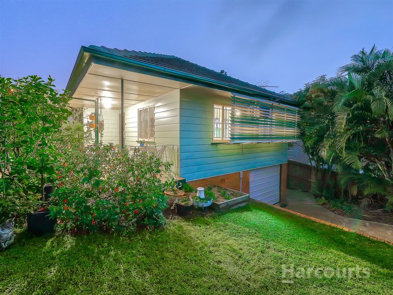 Photo - 23 Watcombe St , Wavell Heights QLD 4012 - Image 2