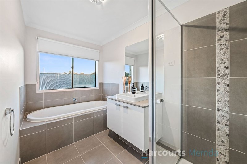 Photo - 23 Waterwheel Grove, Mernda VIC 3754 - Image 12