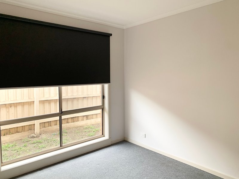 Photo - 2/3 Weaver Court, Altona Meadows VIC 3028 - Image 5