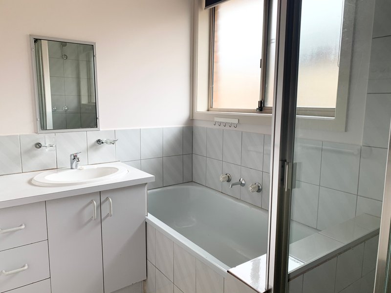 Photo - 2/3 Weaver Court, Altona Meadows VIC 3028 - Image 7