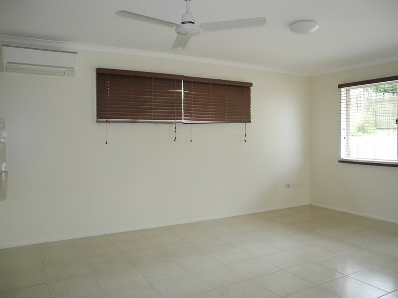 Photo - 23 Wedge Street, Tannum Sands QLD 4680 - Image 3