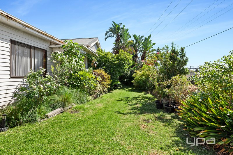 Photo - 23 West Esplanade, St Albans VIC 3021 - Image 12