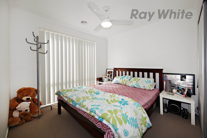 Photo - 23 Westonbury Drive, Point Cook VIC 3030 - Image 7