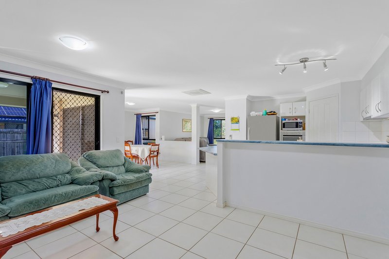 Photo - 23 White Gums Street, Landsborough QLD 4550 - Image 5