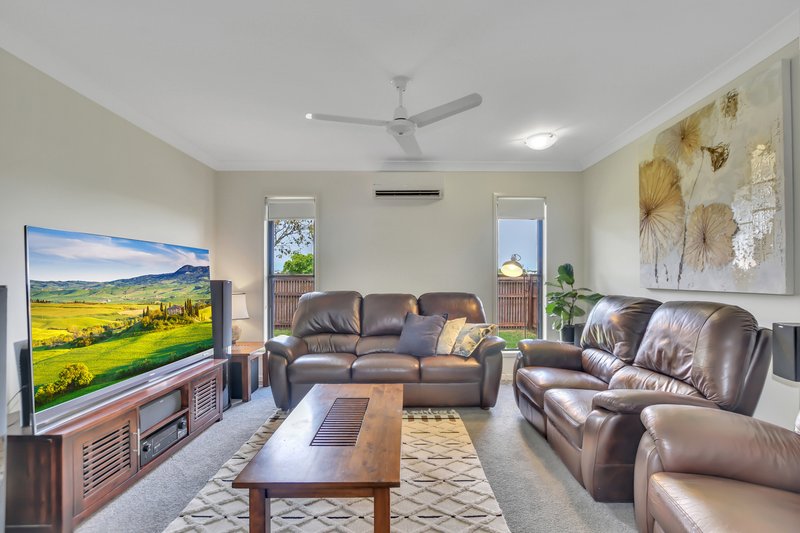 Photo - 23 Whitehaven Way, Mount Low QLD 4818 - Image 4