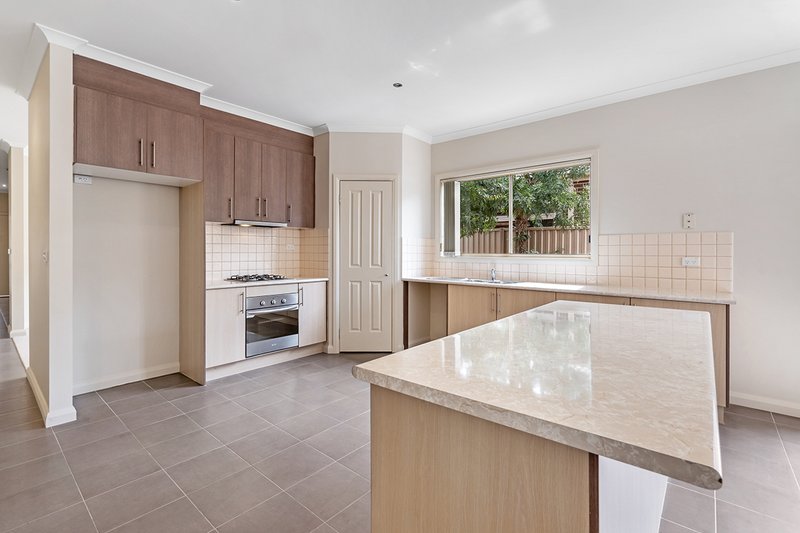 Photo - 23 William Hovell Pass, Craigieburn VIC 3064 - Image 6