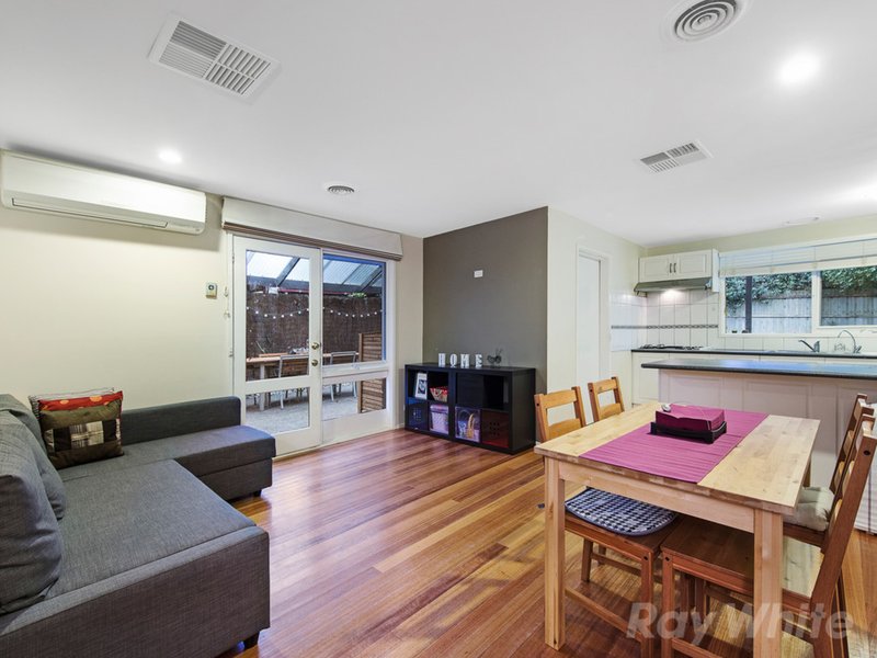 Photo - 23 Windermere Crescent, Mulgrave VIC 3170 - Image 4