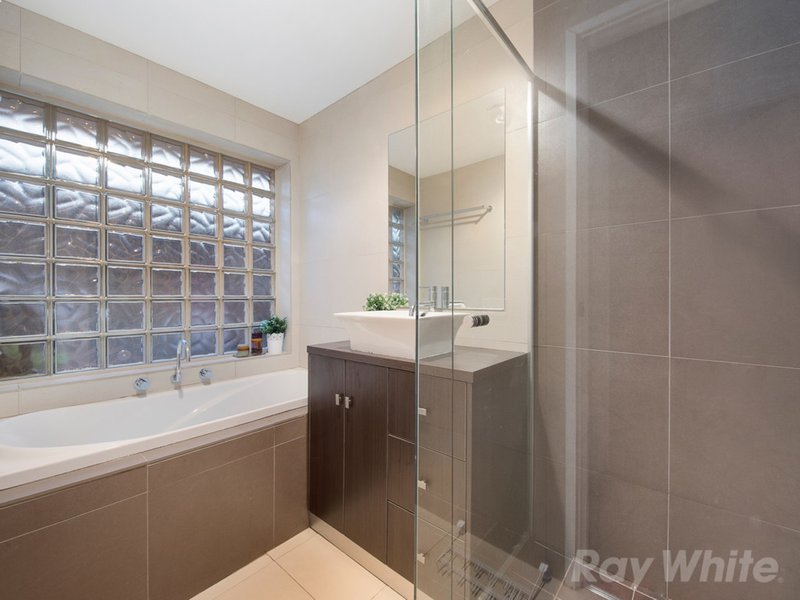 Photo - 23 Windermere Crescent, Mulgrave VIC 3170 - Image 7