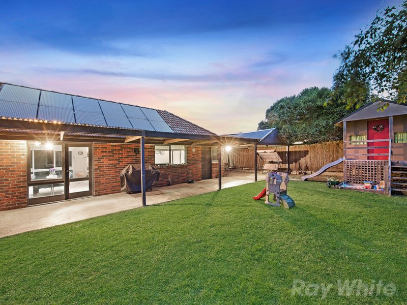 Photo - 23 Windermere Crescent, Mulgrave VIC 3170 - Image 10