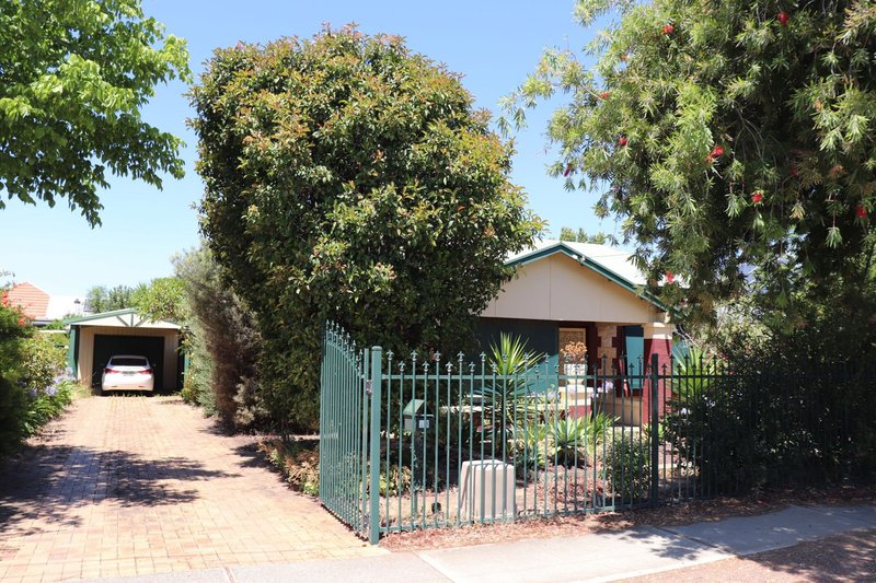 Photo - 23 Winifred Avenue, Glandore SA 5037 - Image 4