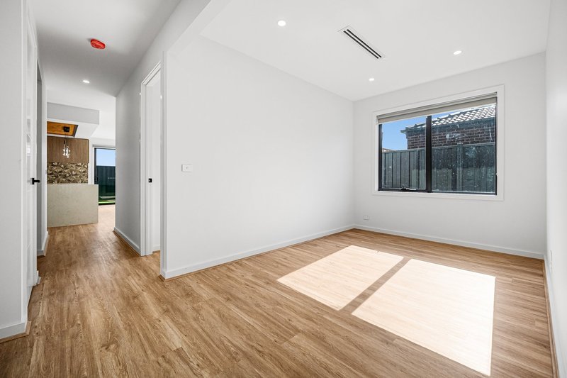 Photo - 23 Wiry Way, Tarneit VIC 3029 - Image 4