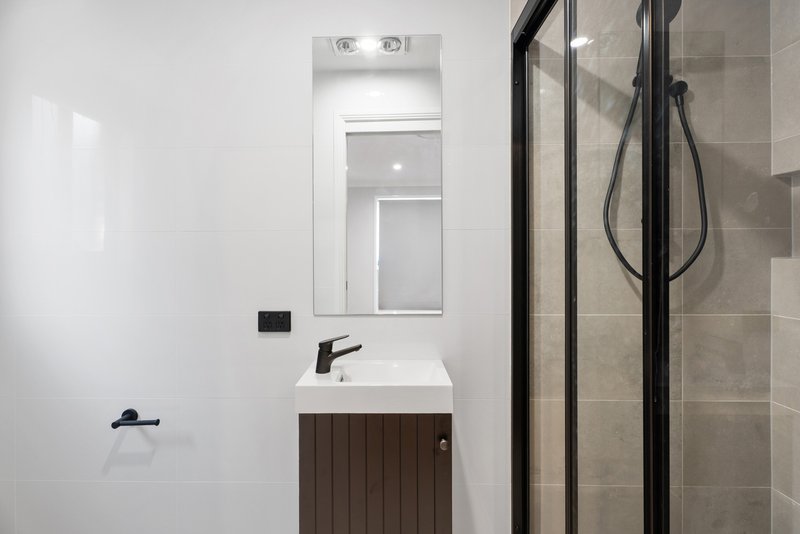 Photo - 23 Wollabi Crescent, Glenmore Park NSW 2745 - Image 7