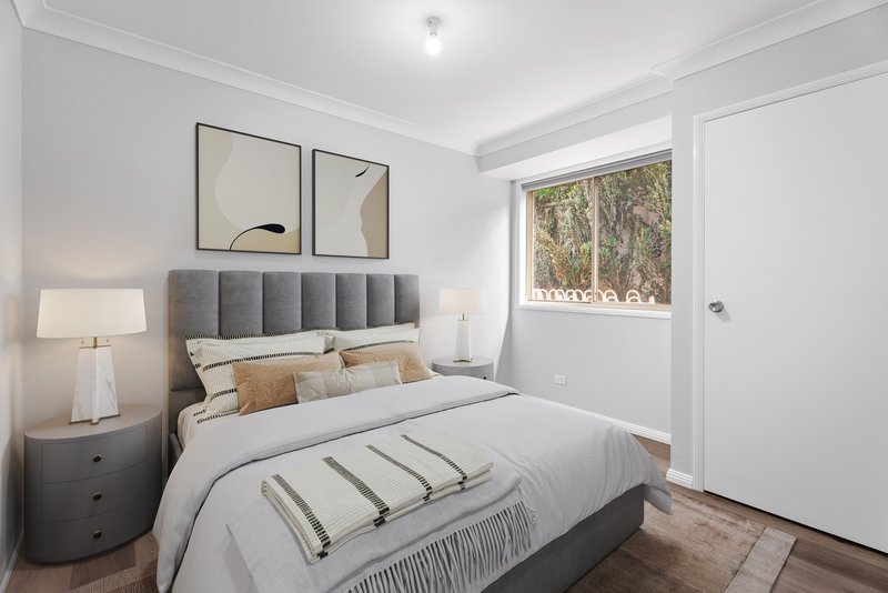 Photo - 23 Wollabi Crescent, Glenmore Park NSW 2745 - Image 8