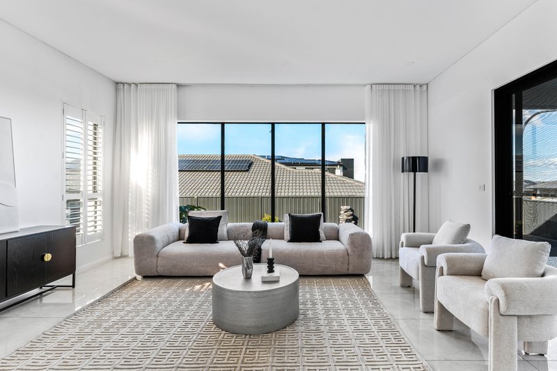 Photo - 23 Woodgate Parkway, Box Hill NSW 2765 - Image 4