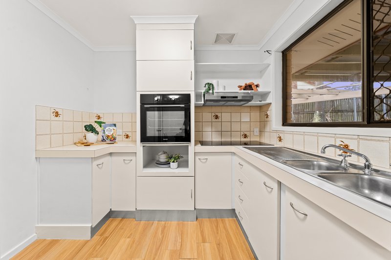 Photo - 23 Woodland Crescent, Browns Plains QLD 4118 - Image 12
