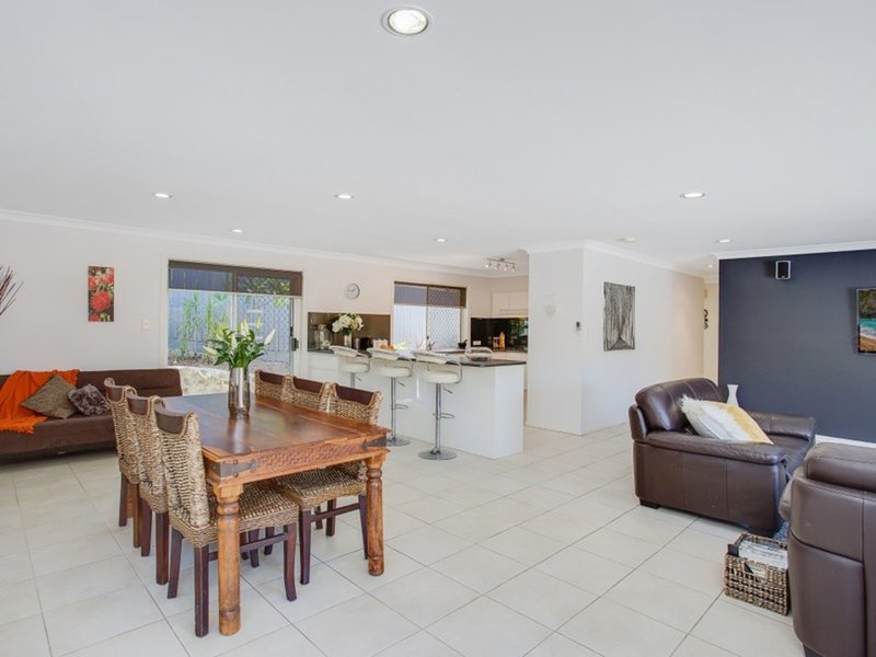 Photo - 23 Woolmere Street, Carrara QLD 4211 - Image 6