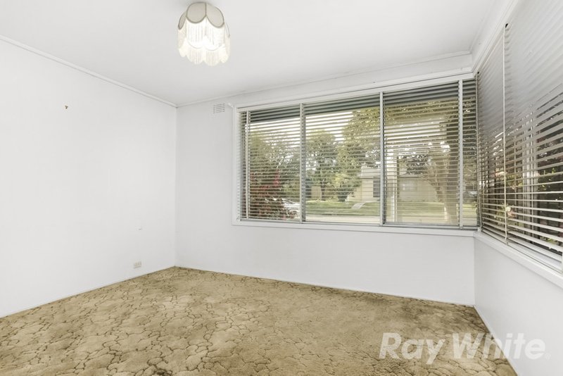 Photo - 23 Woolwich Drive, Mulgrave VIC 3170 - Image 6