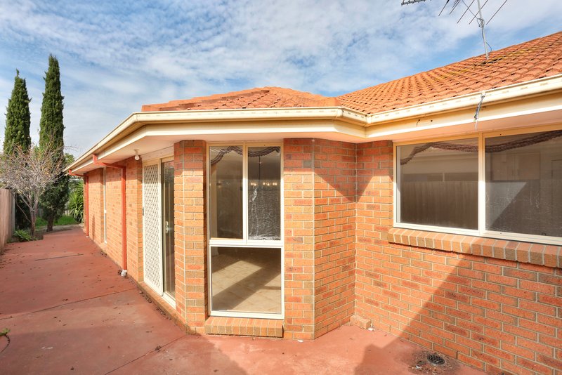 Photo - 23 Wrigley Crescent, Roxburgh Park VIC 3064 - Image 15