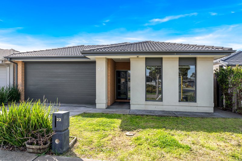 Photo - 23 Yarradale Drive, Mickleham VIC 3064 - Image 2