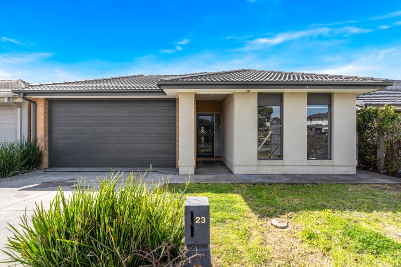 Photo - 23 Yarradale Drive, Mickleham VIC 3064 - Image 3