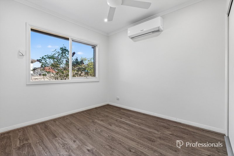 Photo - 2/30 Bales Street, Mount Waverley VIC 3149 - Image 5