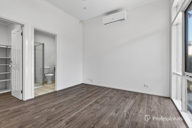 Photo - 2/30 Bales Street, Mount Waverley VIC 3149 - Image 6