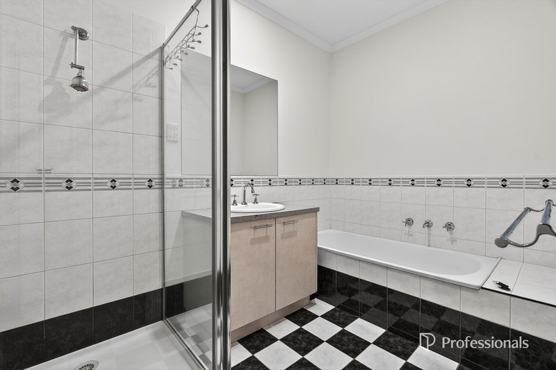 Photo - 2/30 Bales Street, Mount Waverley VIC 3149 - Image 8